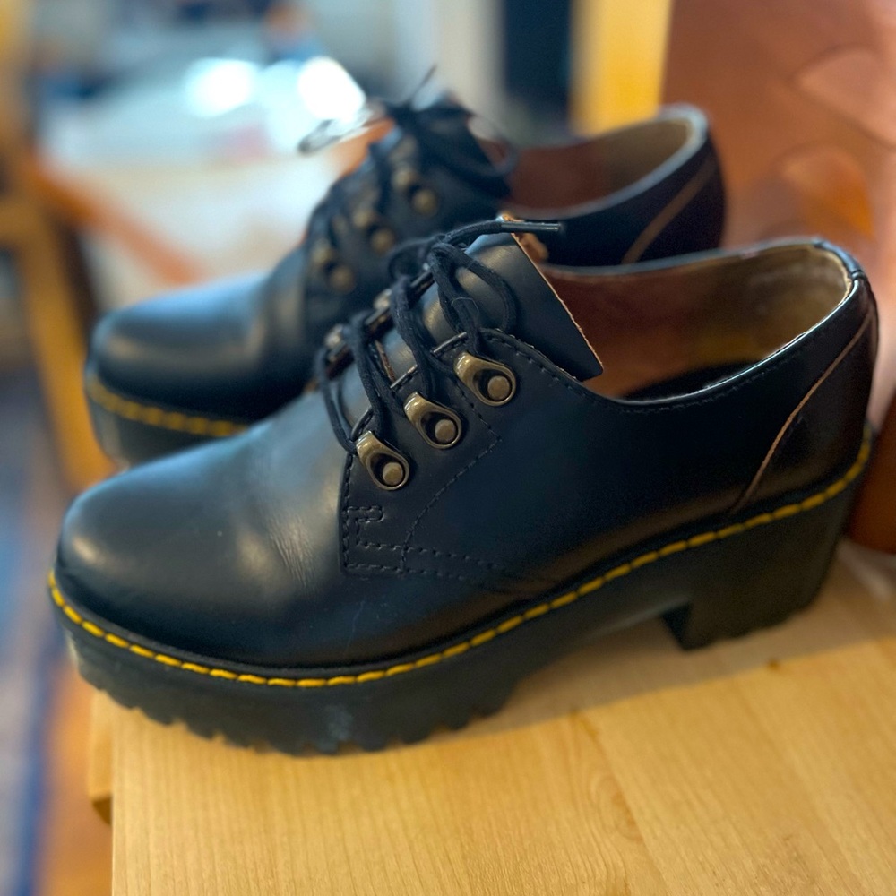 Dr. Martens Leona Lo